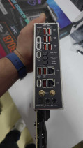 MSI MPG X870E CARBON WIFI AMD X870E SOKET (OUTLET)
